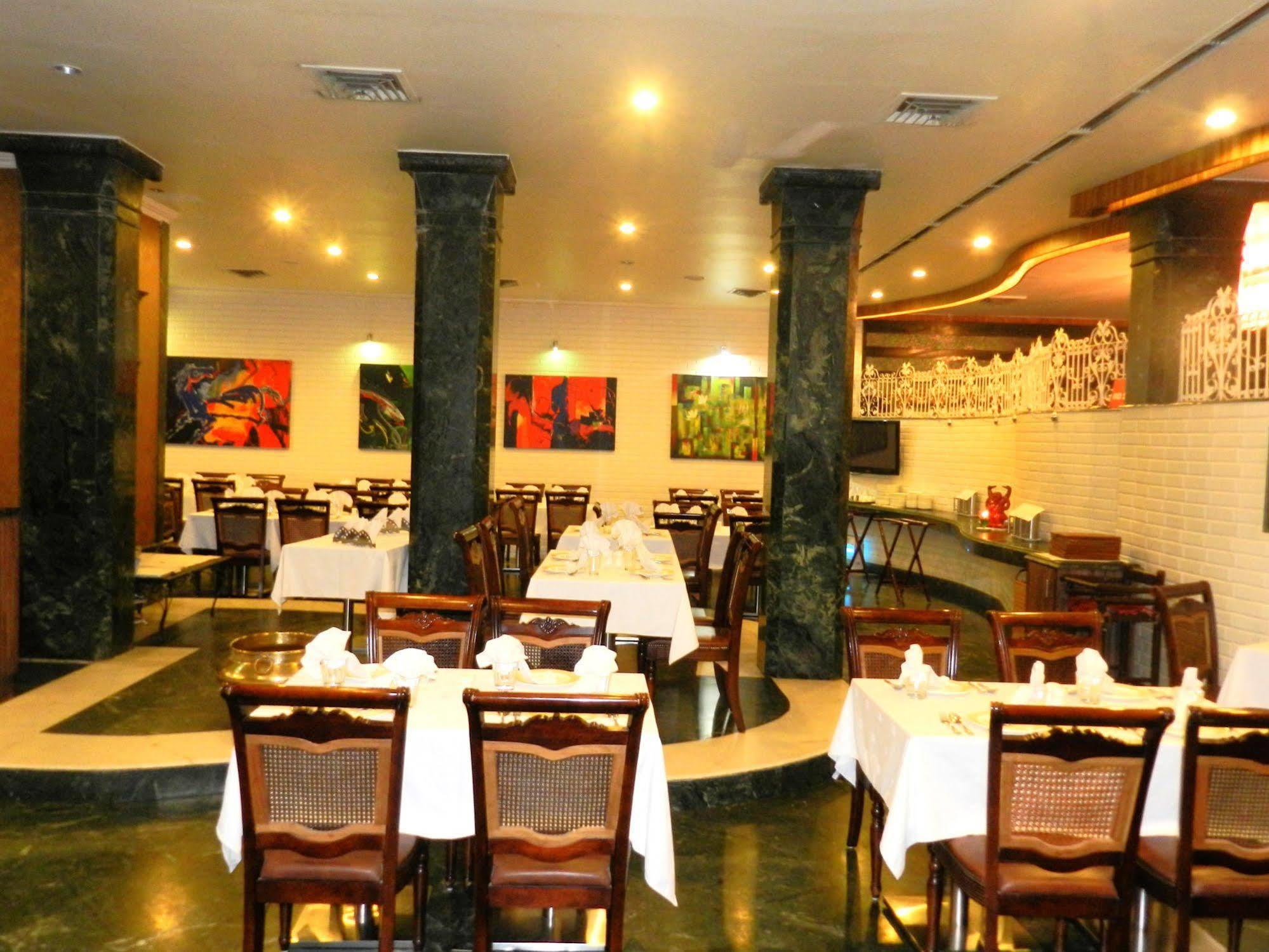 Amarpreet, Chhatrapati Sambhajinagar - Am Hotel Kollection Aurangabad  Restaurante foto